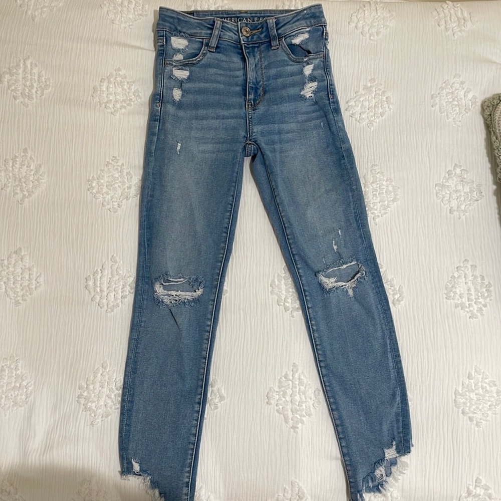 American Eagle Light Wash Blue Jeans